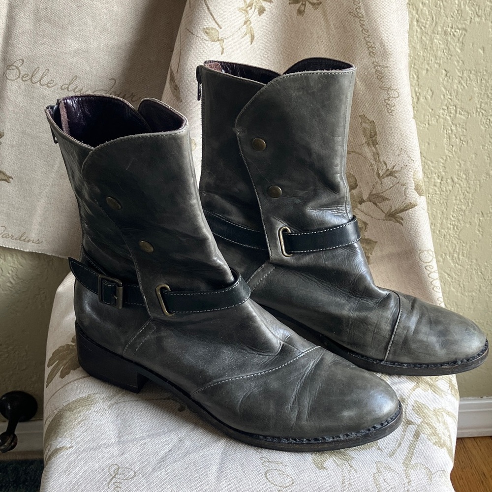 Everybody by BZ Moda 90’s booties - Picture 5 of 13